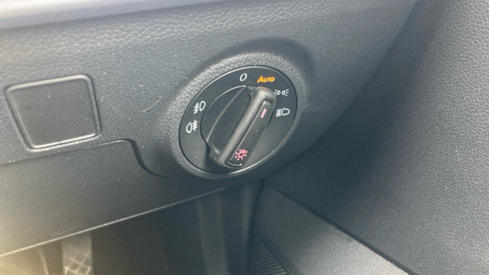 SEAT Arona 1.5 TSI 150 FR Sport 5dr DSG Petrol Hatchback - Image 32