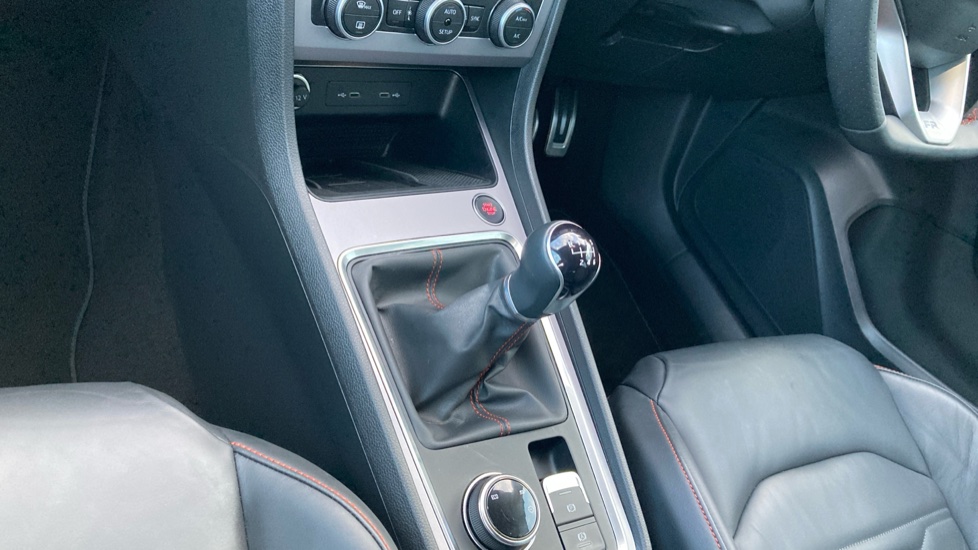 SEAT Ateca 1.5 TSI EVO FR Sport 5dr Petrol Estate - Image 13