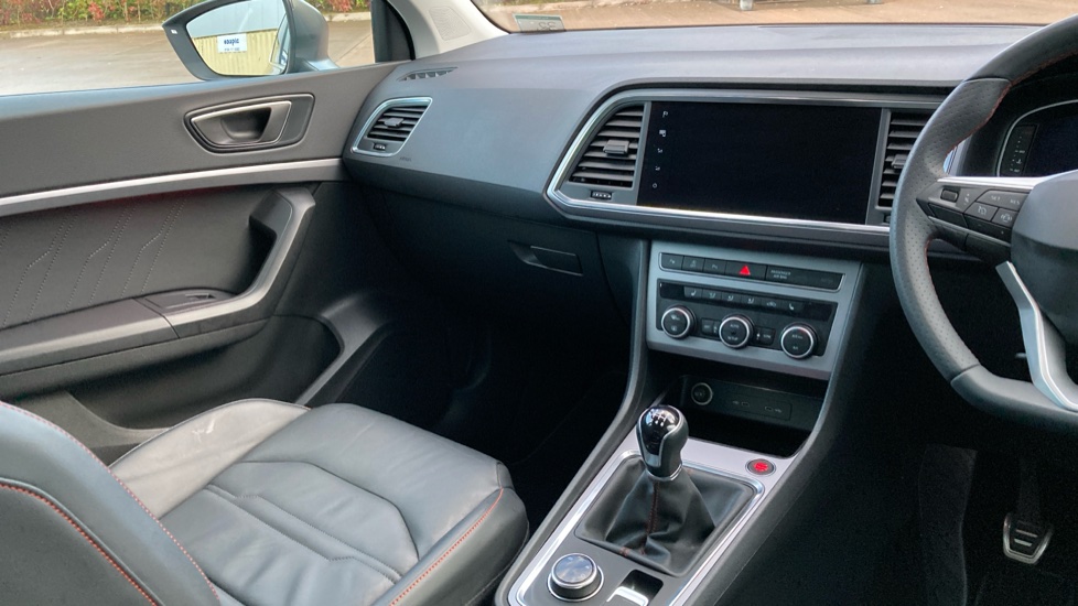 SEAT Ateca 1.5 TSI EVO FR Sport 5dr Petrol Estate - Image 14