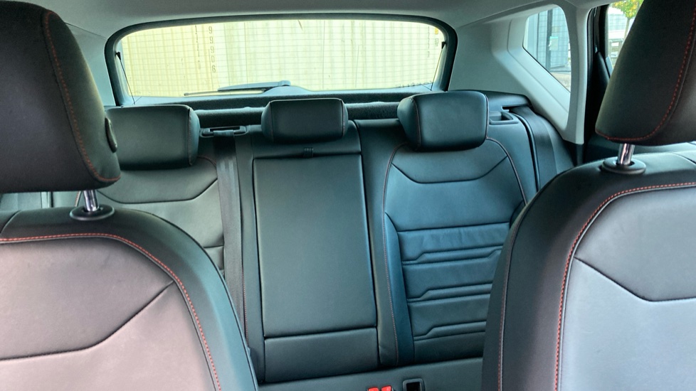 SEAT Ateca 1.5 TSI EVO FR Sport 5dr Petrol Estate - Image 15