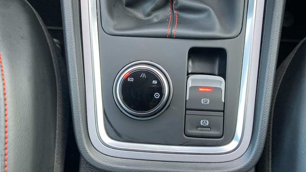 SEAT Ateca 1.5 TSI EVO FR Sport 5dr Petrol Estate - Image 24
