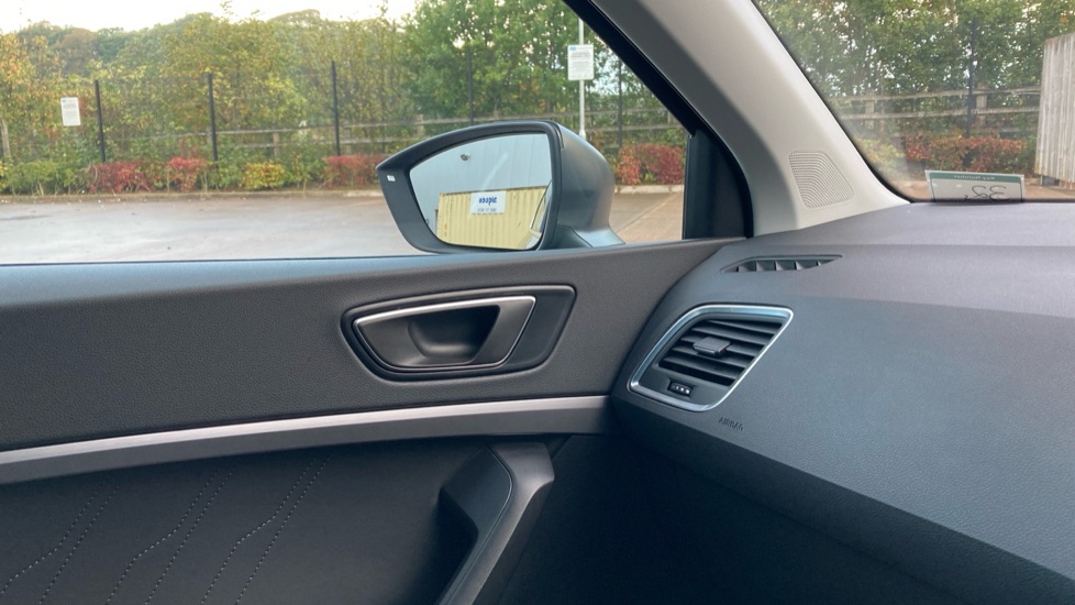 SEAT Ateca 1.5 TSI EVO FR Sport 5dr Petrol Estate - Image 28