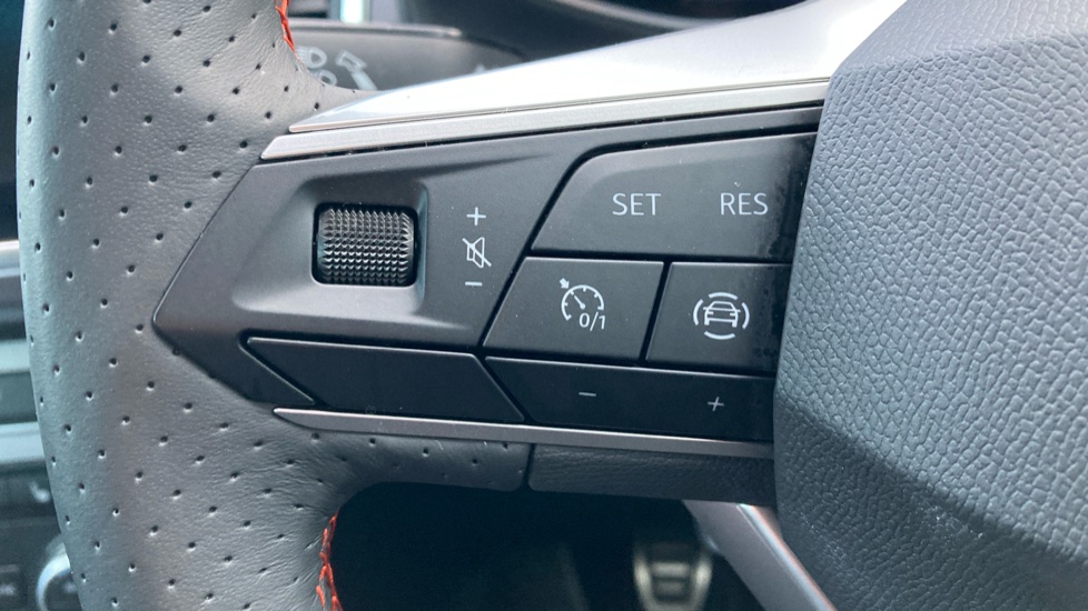SEAT Ateca 1.5 TSI EVO FR Sport 5dr Petrol Estate - Image 33