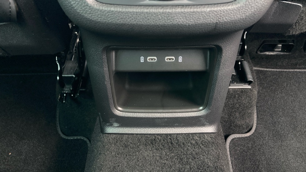 SEAT Ateca 1.5 TSI EVO FR Sport 5dr Petrol Estate - Image 48