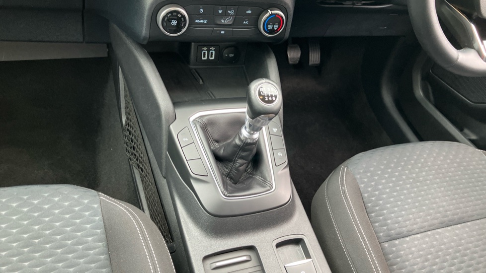 Ford Kuga 1.5 EcoBlue Zetec 5dr Diesel Estate - Image 13