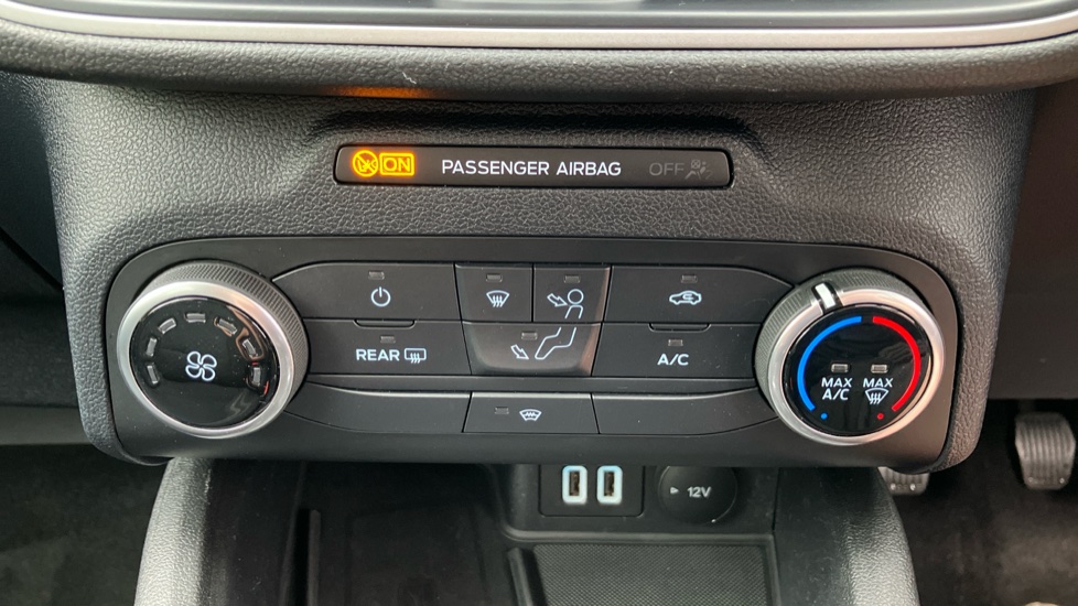 Ford Kuga 1.5 EcoBlue Zetec 5dr Diesel Estate - Image 23