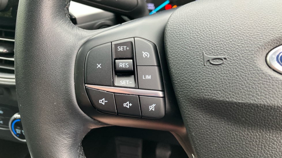 Ford Kuga 1.5 EcoBlue Zetec 5dr Diesel Estate - Image 27