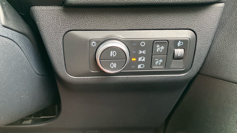 Ford Kuga 1.5 EcoBlue Zetec 5dr Diesel Estate - Image 31