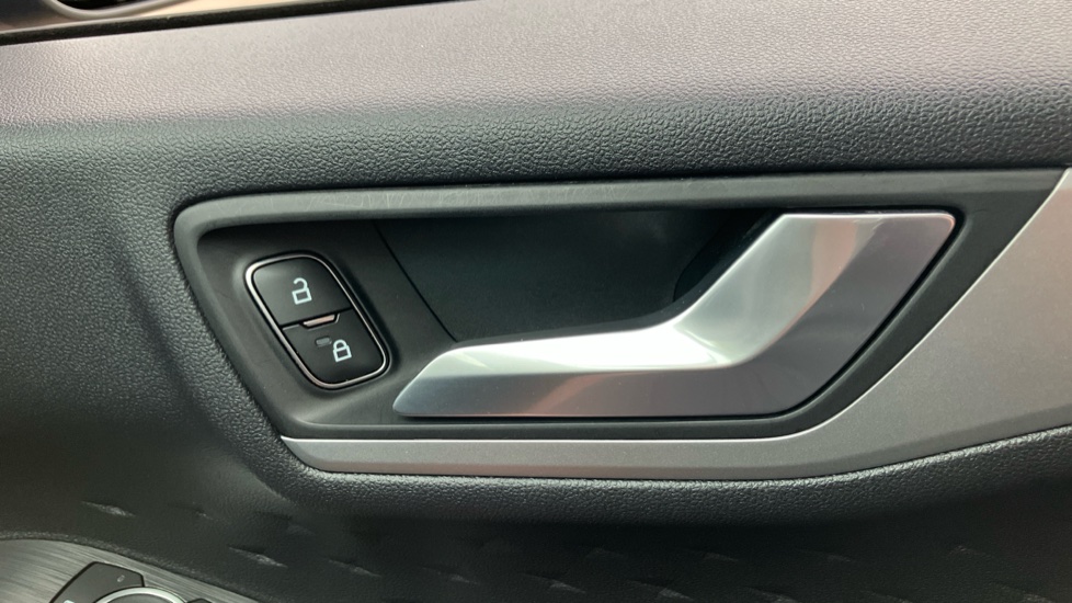 Ford Kuga 1.5 EcoBlue Zetec 5dr Diesel Estate - Image 32