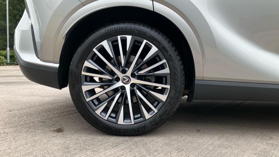 Lexus RX 450h+ 2.5 5dr E-CVT [Premium Plus Pack] Estate - Image 7