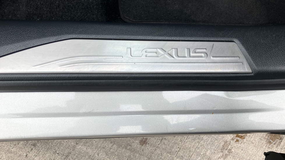 Lexus RX 450h+ 2.5 5dr E-CVT [Premium Plus Pack] Estate - Image 38