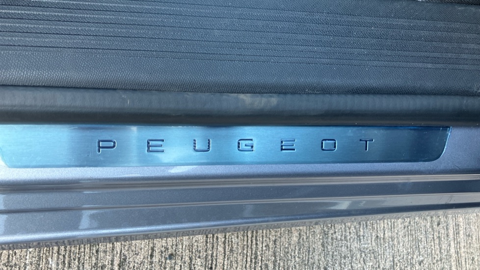 Peugeot 308 1.2 PureTech GT 5dr EAT8 Petrol Hatchback - Image 38
