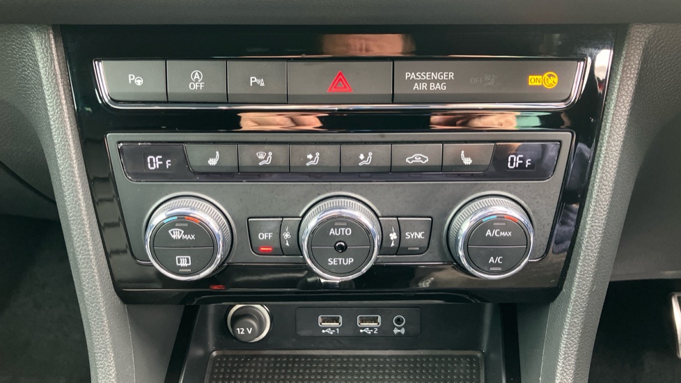 SEAT Ateca 2.0 TSI FR Sport [EZ] 5dr DSG 4Drive Petrol Estate - Image 22