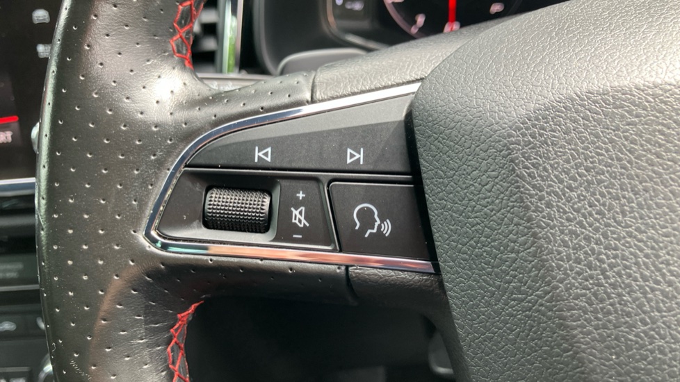SEAT Ateca 2.0 TSI FR Sport [EZ] 5dr DSG 4Drive Petrol Estate - Image 27
