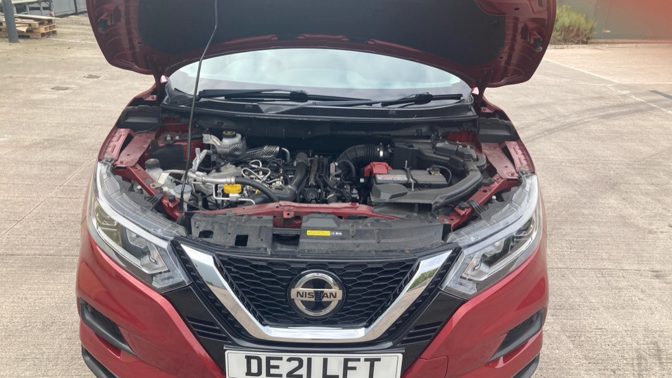 Nissan Qashqai 1.3 DiG-T 160 [157] Acenta Premium 5dr DCT Petrol Hatchback - Image 8