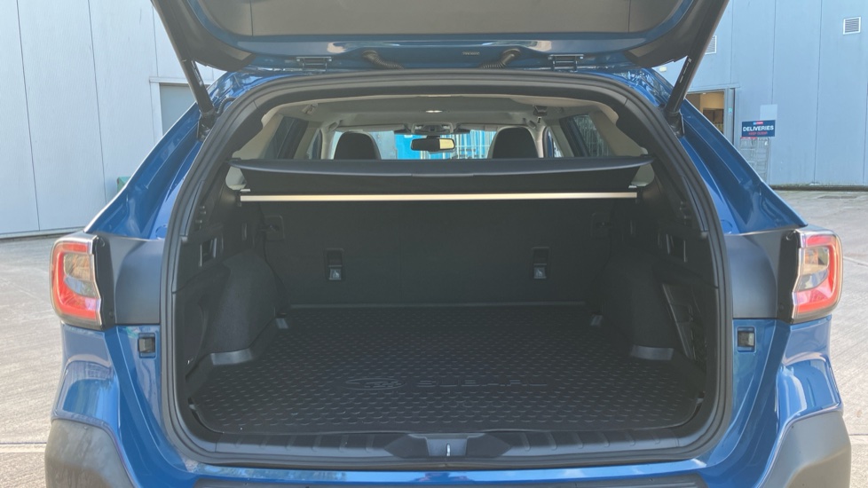Subaru Outback 2.5i Touring X 5dr Lineartronic Petrol Estate - Image 4