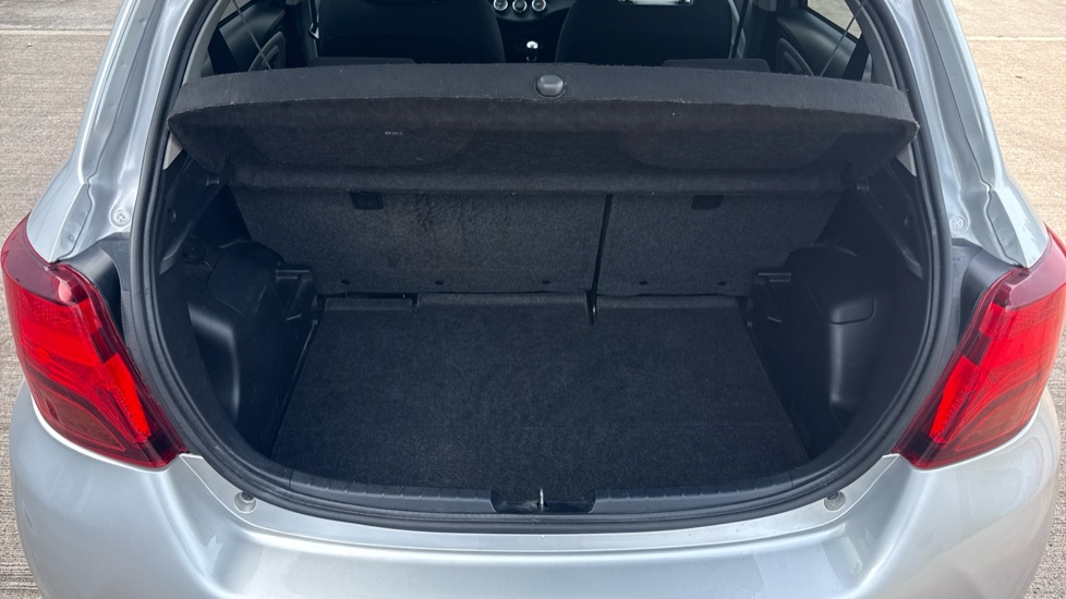 Toyota Yaris 1.33 VVT-i Icon 5dr Petrol Hatchback - Image 4