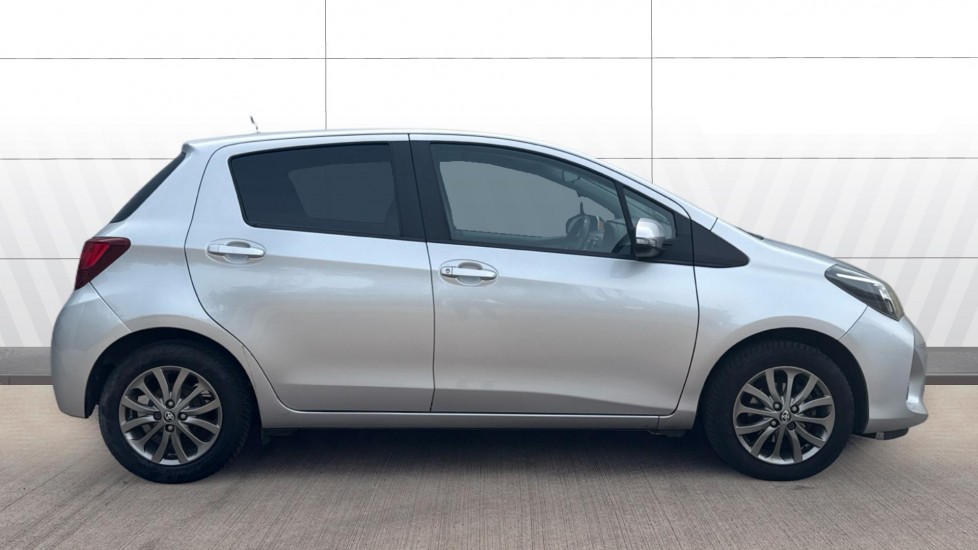 Toyota Yaris 1.33 VVT-i Icon 5dr Petrol Hatchback - Image 5