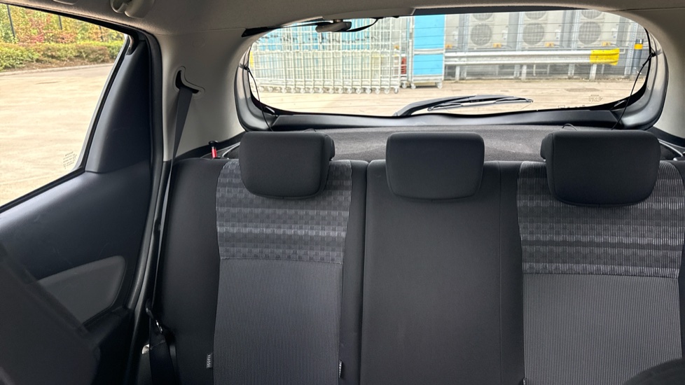Toyota Yaris 1.33 VVT-i Icon 5dr Petrol Hatchback - Image 15