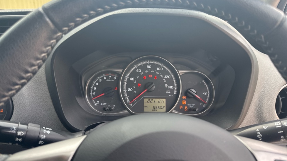 Toyota Yaris 1.33 VVT-i Icon 5dr Petrol Hatchback - Image 18