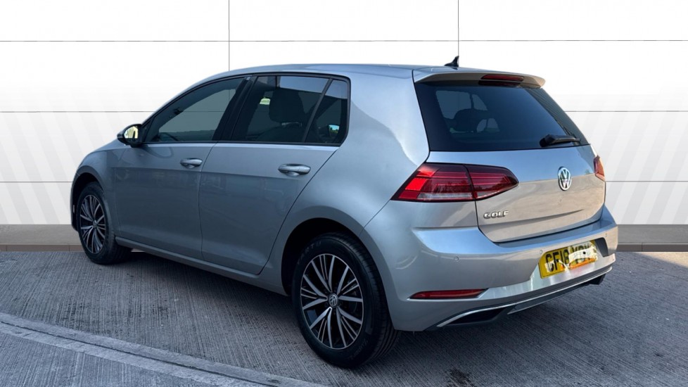 Volkswagen Golf 1.0 TSI 110 SE 5dr Petrol Hatchback - Image 2