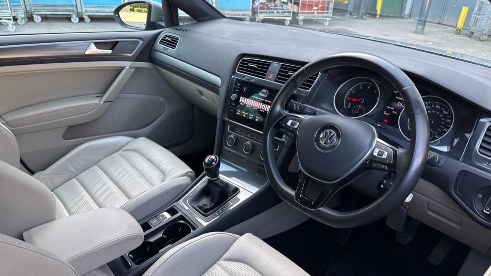 Volkswagen Golf 1.0 TSI 110 SE 5dr Petrol Hatchback - Image 11