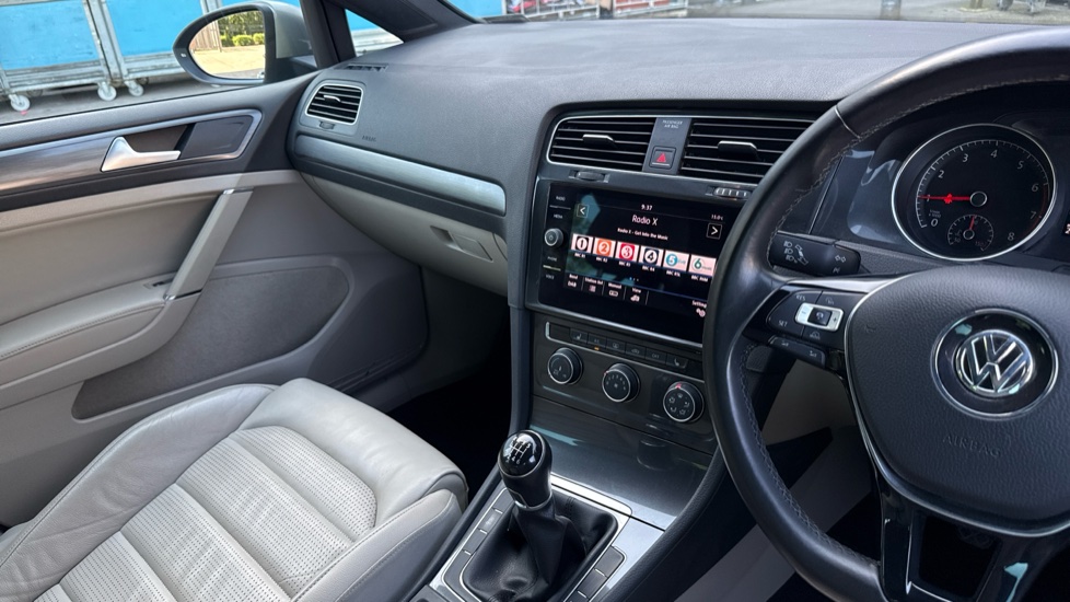 Volkswagen Golf 1.0 TSI 110 SE 5dr Petrol Hatchback - Image 14