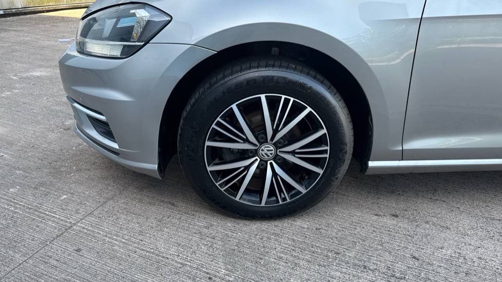 Volkswagen Golf 1.0 TSI 110 SE 5dr Petrol Hatchback - Image 22