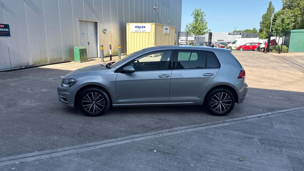 Volkswagen Golf 1.0 TSI 110 SE 5dr Petrol Hatchback - Image 24