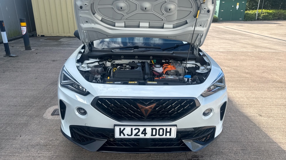 CUPRA Formentor 1.4 eHybrid 204 V2 5dr DSG Estate - Image 8