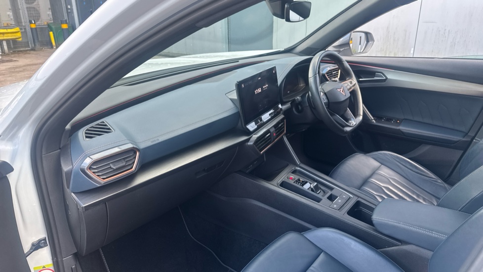 CUPRA Formentor 1.4 eHybrid 204 V2 5dr DSG Estate - Image 9