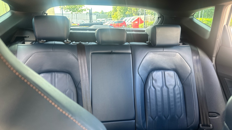 CUPRA Formentor 1.4 eHybrid 204 V2 5dr DSG Estate - Image 15