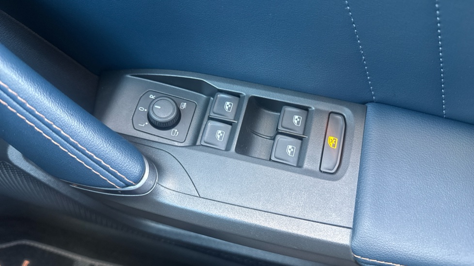 CUPRA Formentor 1.4 eHybrid 204 V2 5dr DSG Estate - Image 35