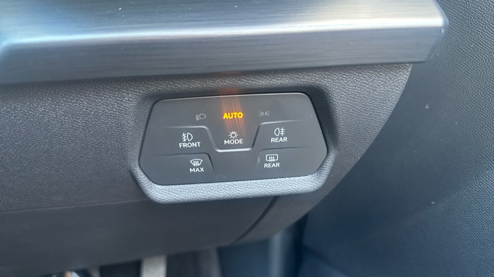 CUPRA Formentor 1.4 eHybrid 204 V2 5dr DSG Estate - Image 37
