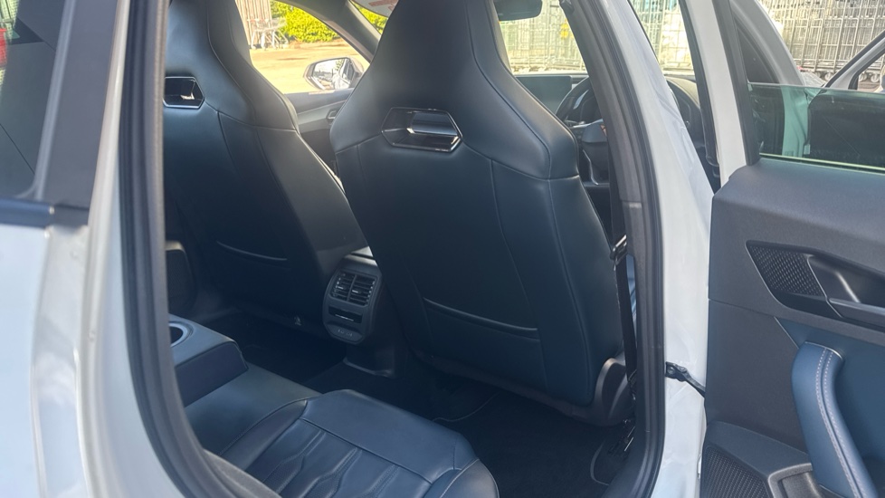 CUPRA Formentor 1.4 eHybrid 204 V2 5dr DSG Estate - Image 51