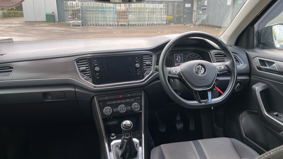 Volkswagen T-Roc 1.6 TDI SE 5dr Diesel Hatchback - Image 10