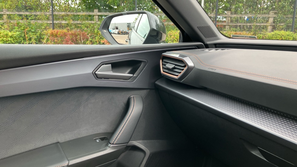CUPRA Leon 1.5 eTSI 150 V2 5dr DSG Petrol Estate - Image 27