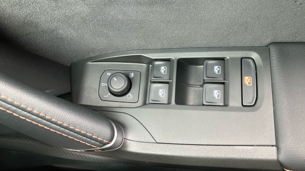 CUPRA Leon 1.5 eTSI 150 V2 5dr DSG Petrol Estate - Image 38