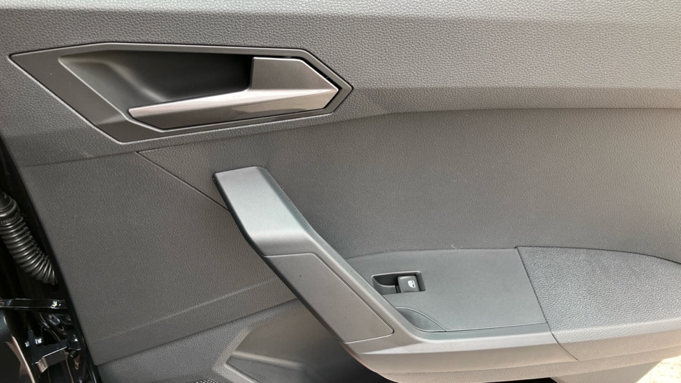 SEAT Arona 1.0 TSI 115 FR Sport 5dr Petrol Hatchback - Image 40