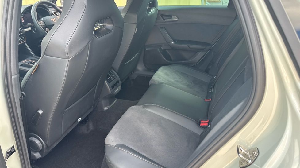 CUPRA Leon 1.5 eTSI 150 V2 5dr DSG Petrol Estate - Image 16