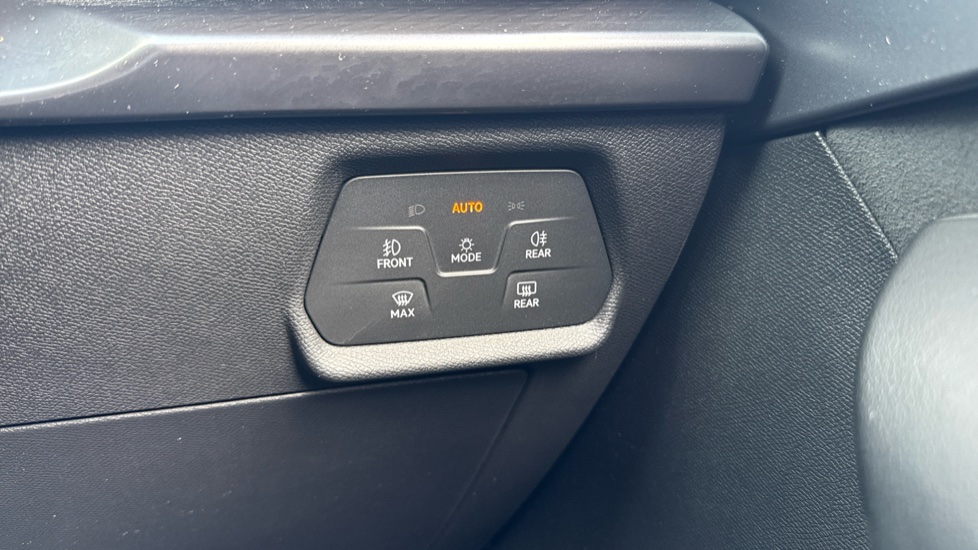 CUPRA Leon 1.5 eTSI 150 V2 5dr DSG Petrol Estate - Image 31