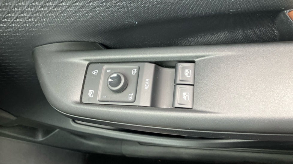 CUPRA Born 170kW e-Boost V3 59kWh 5dr Auto Electric Hatchback - Image 36