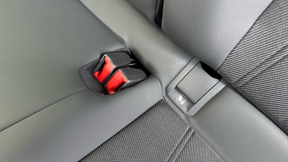 CUPRA Tavascan 210kW V1 77kWh 5dr Auto Electric Estate - Image 17