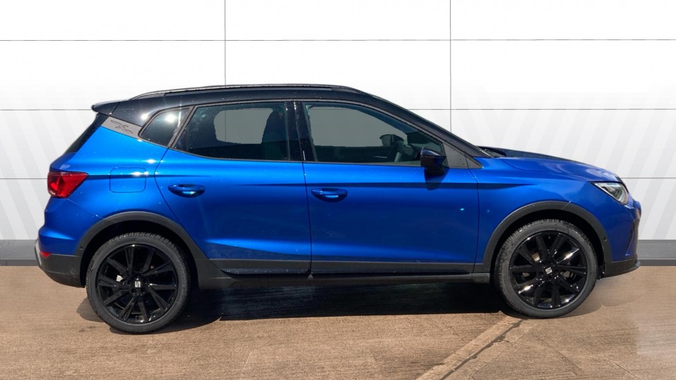 SEAT Arona 1.0 TSI 115 FR Black Edition 5dr DSG Petrol Hatchback - Image 5