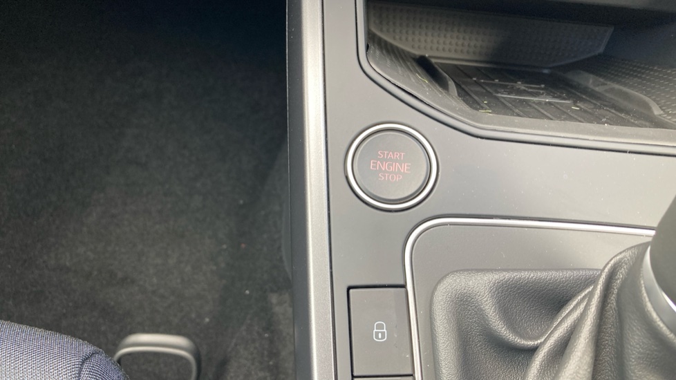 SEAT Arona 1.0 TSI 115 FR Black Edition 5dr DSG Petrol Hatchback - Image 22