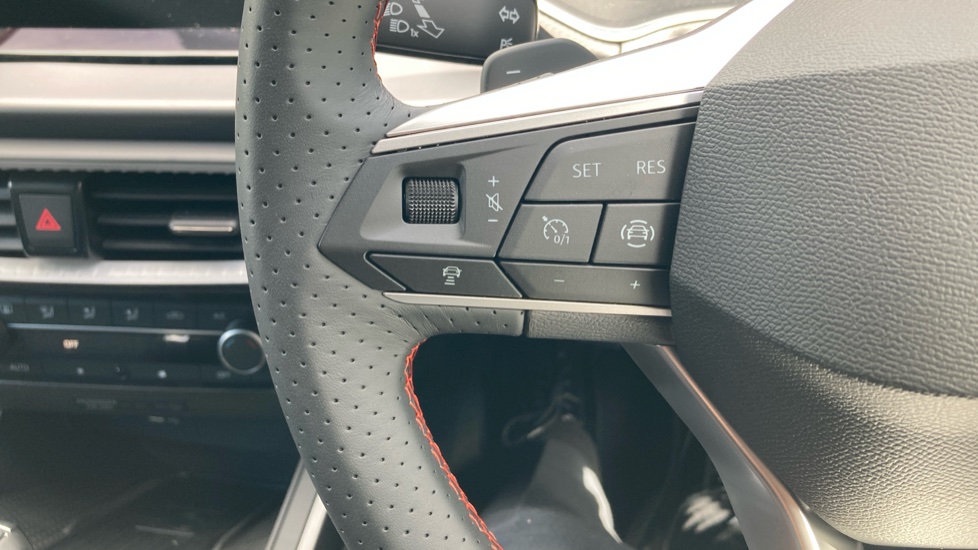 SEAT Arona 1.0 TSI 115 FR Black Edition 5dr DSG Petrol Hatchback - Image 34