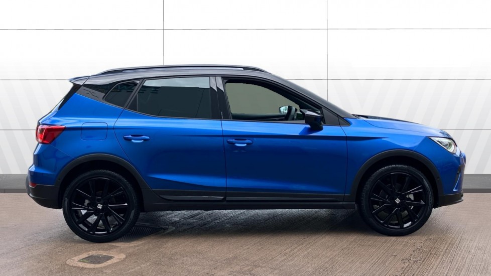 SEAT Arona 1.0 TSI 115 FR Black Edition 5dr DSG Petrol Hatchback - Image 5