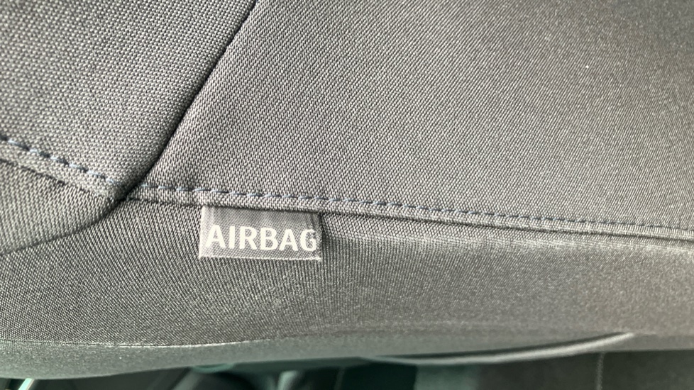 SEAT Arona 1.0 TSI 115 FR Black Edition 5dr DSG Petrol Hatchback - Image 39