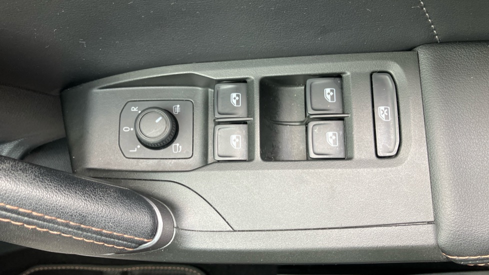 CUPRA Leon 1.5 TSI V1 5dr Petrol Hatchback - Image 36