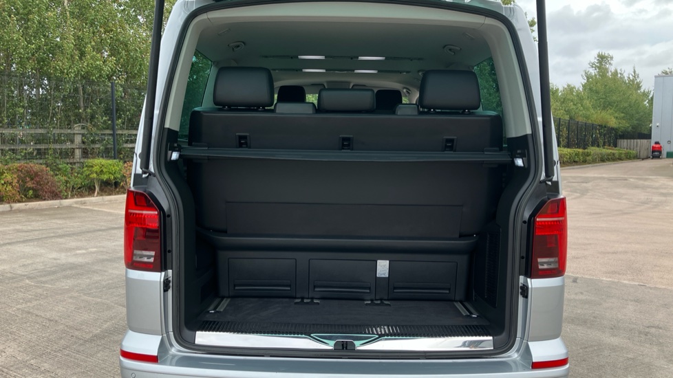 Volkswagen Caravelle 2.0 TDI Executive 204 5dr DSG Diesel Estate - Image 4